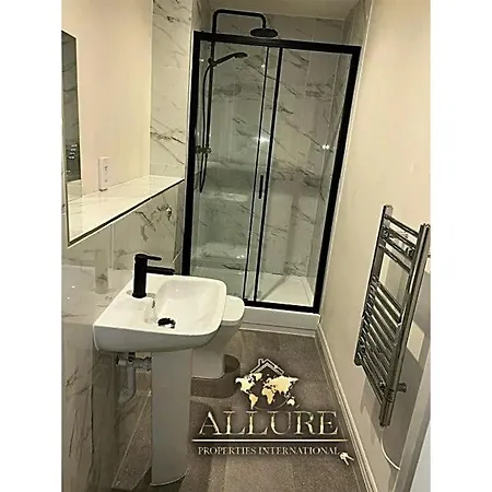 2 Bed 2 Bath Апартаменты