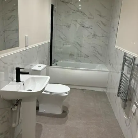 2 Bed 2 Bath *
