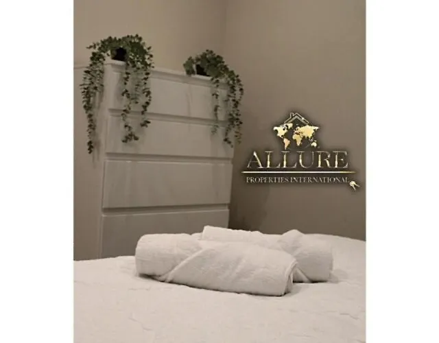 Apartment 2 Bed 2 Bath